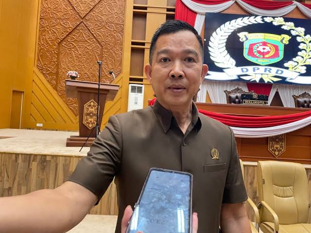 Ketua Fraksi Demokrat DPRD Kota Samarinda, Viktor Yuan. (Foto : Ist)